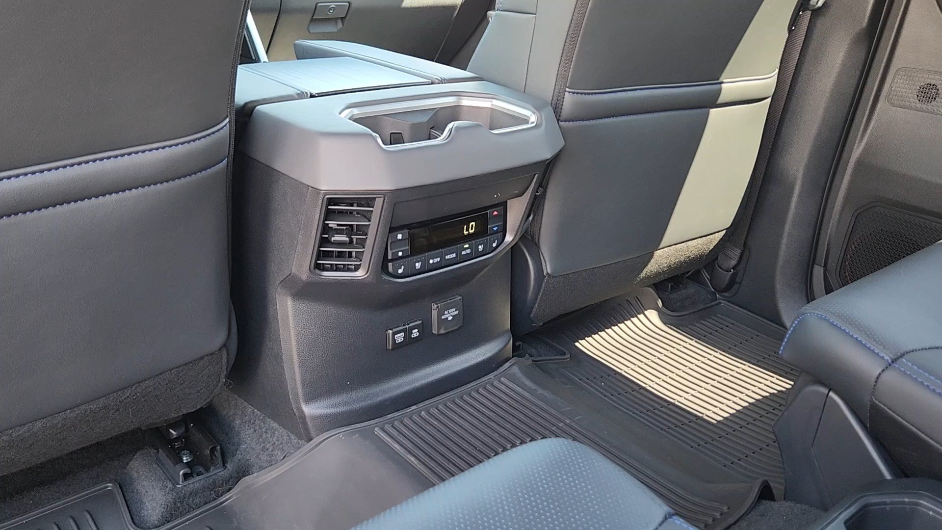 Used 2025 Toyota Sequoia Platinum w/ TRD Off-Road Package AWD/4WD image 17