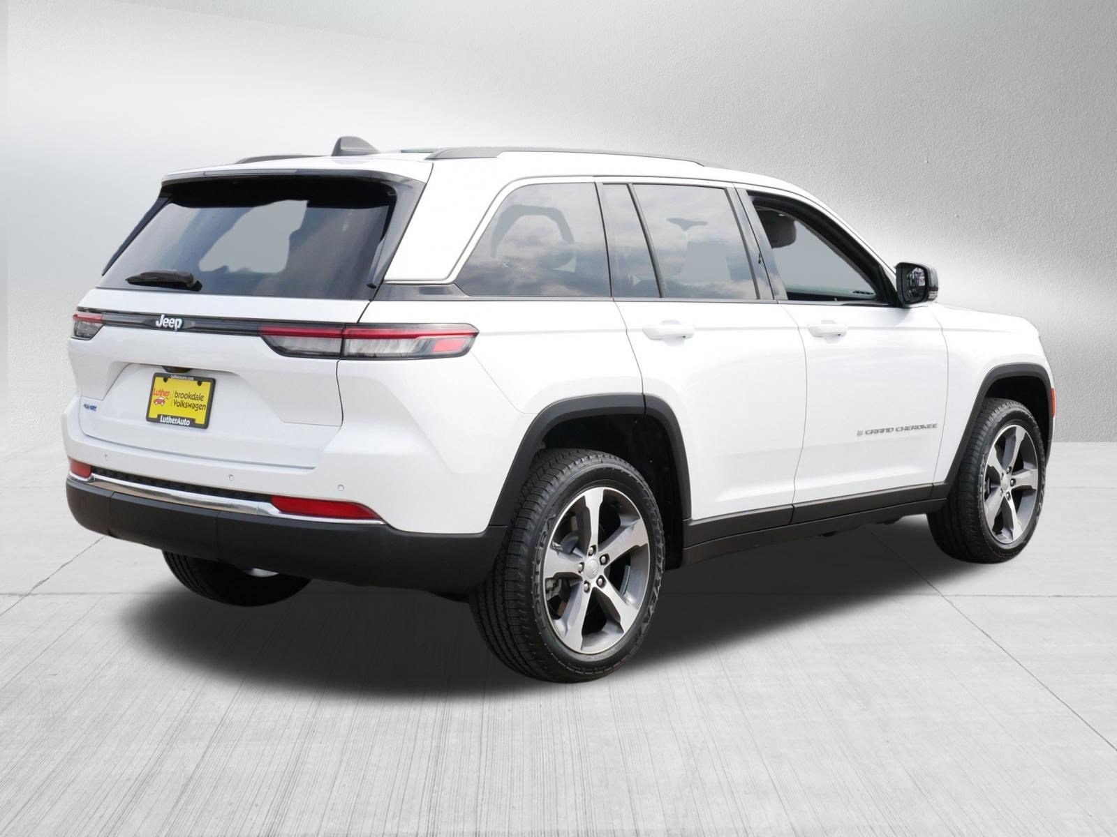 Used 2022 Jeep Grand Cherokee Limited 4xe AWD/4WD image 7