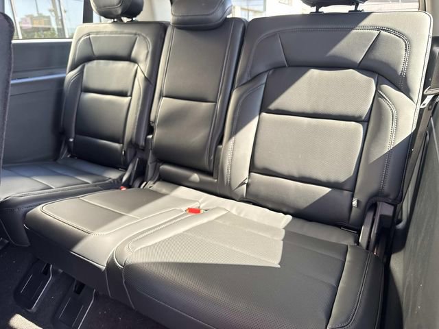 New 2026 Lincoln Navigator L Premier image 16