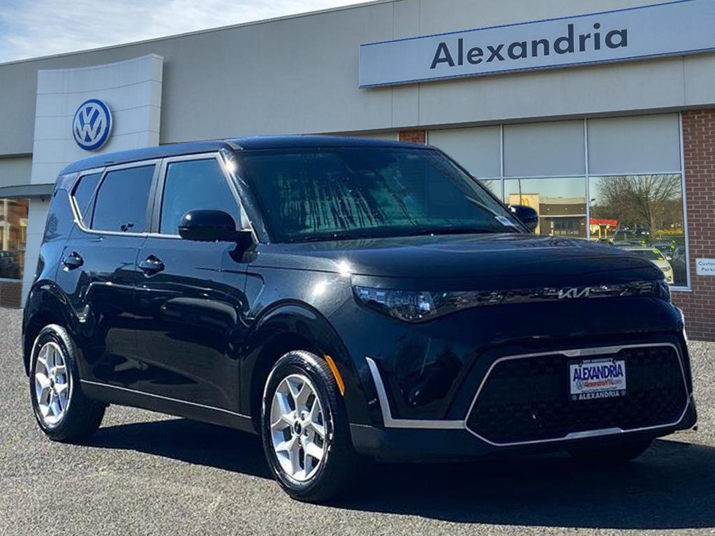Used 2025 Kia Soul LX
