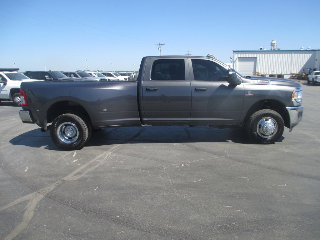 Used 2024 RAM 3500 Tradesman w/ Chrome Appearance Group AWD/4WD image 5