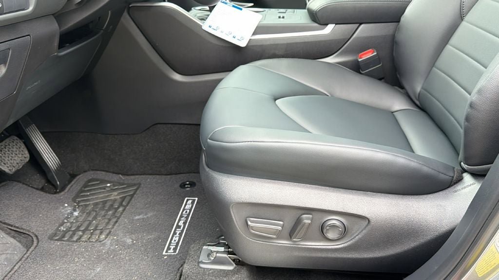 New 2026 Toyota Highlander XLE AWD/4WD image 16