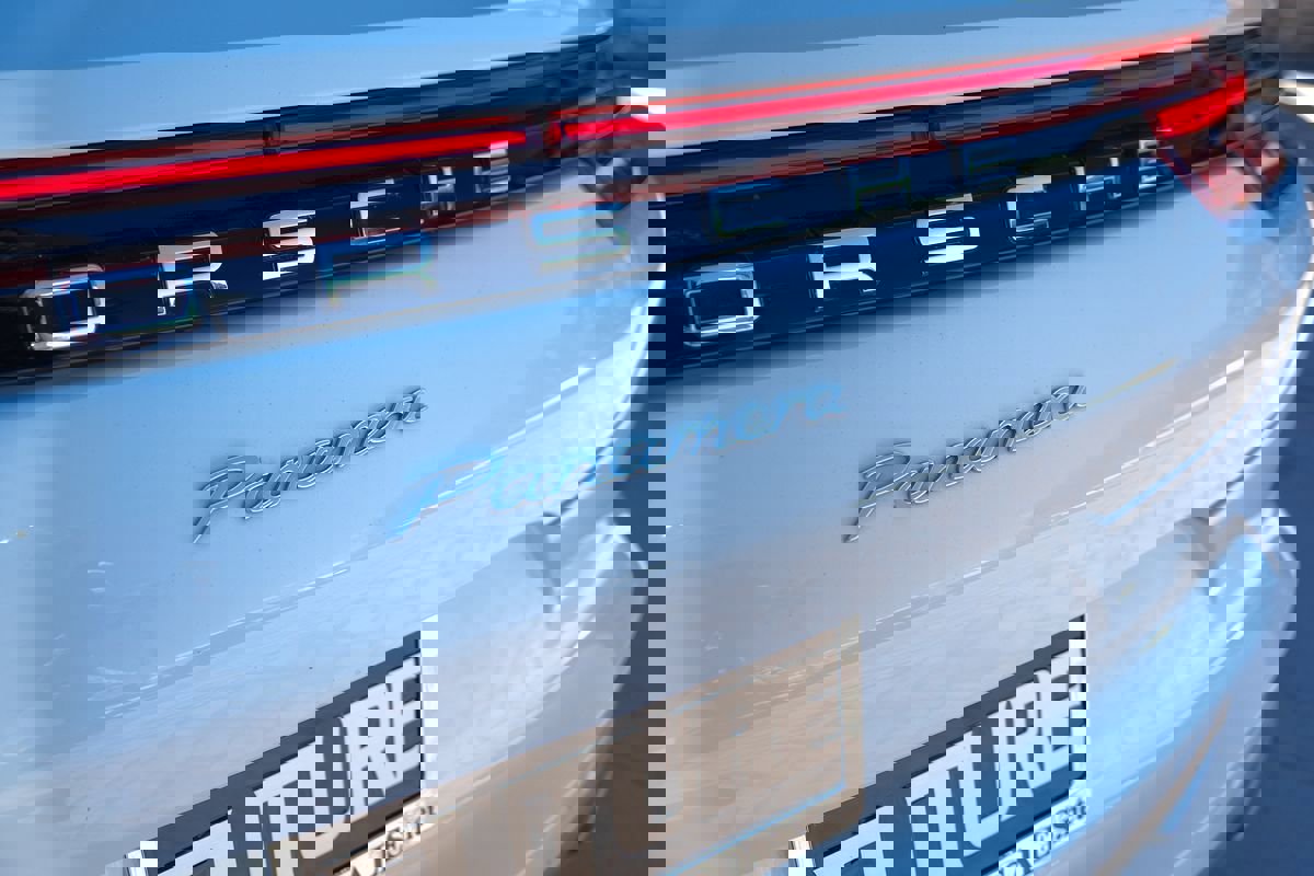 Used 2017 Porsche Panamera image 44