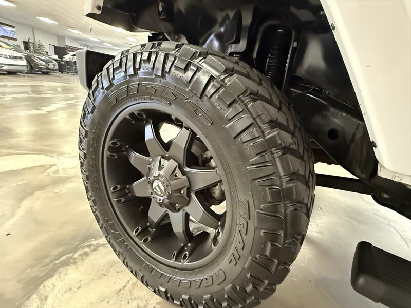 Used 2015 Jeep Wrangler Unlimited Sahara AWD/4WD image 4