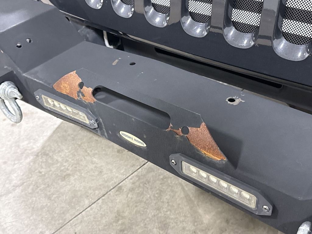 Used 2010 Jeep Wrangler Unlimited Sahara w/ Dual Top Group image 28