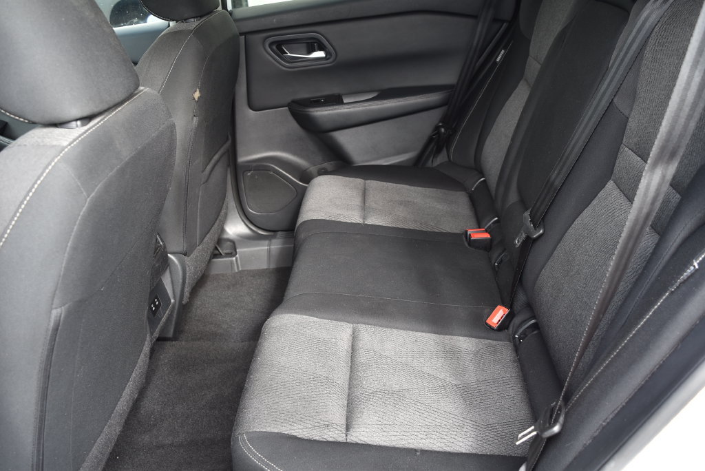 Used 2024 Nissan Rogue SV AWD/4WD image 10