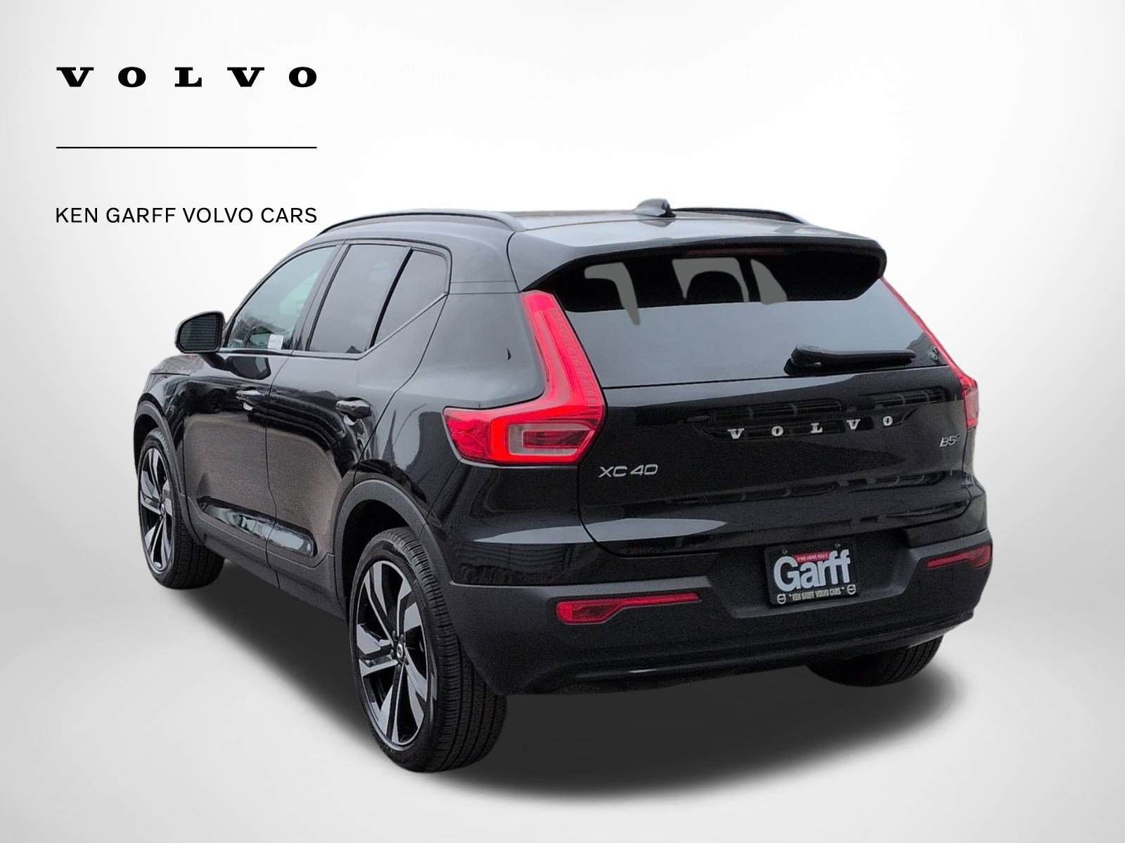 Certified 2023 Volvo XC40 B5 Ultimate w/ Climate Package image 5