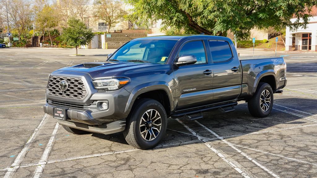 Used 2022 Toyota Tacoma image 3