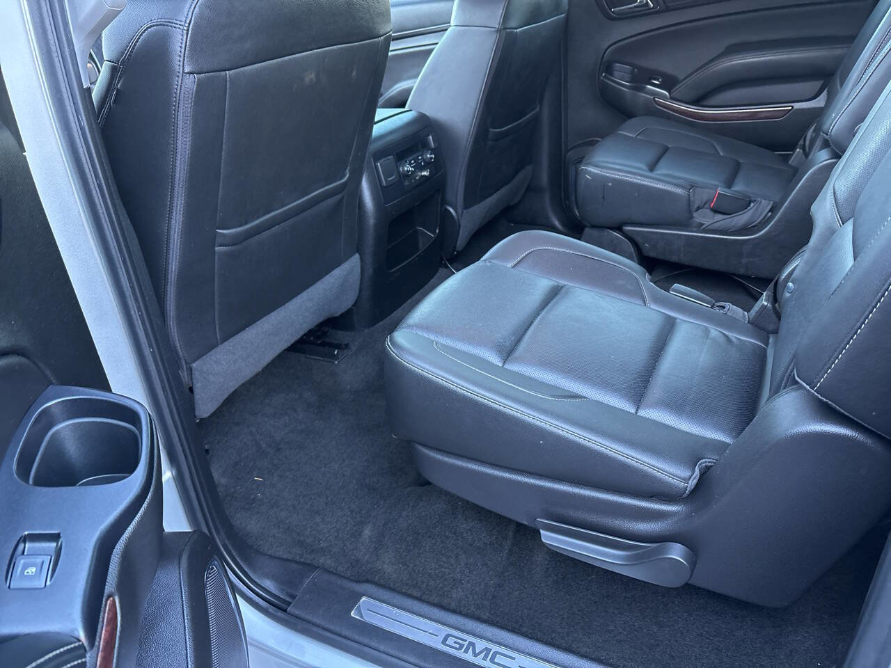Used 2018 GMC Yukon XL SLT w/ Open Road Package image 7
