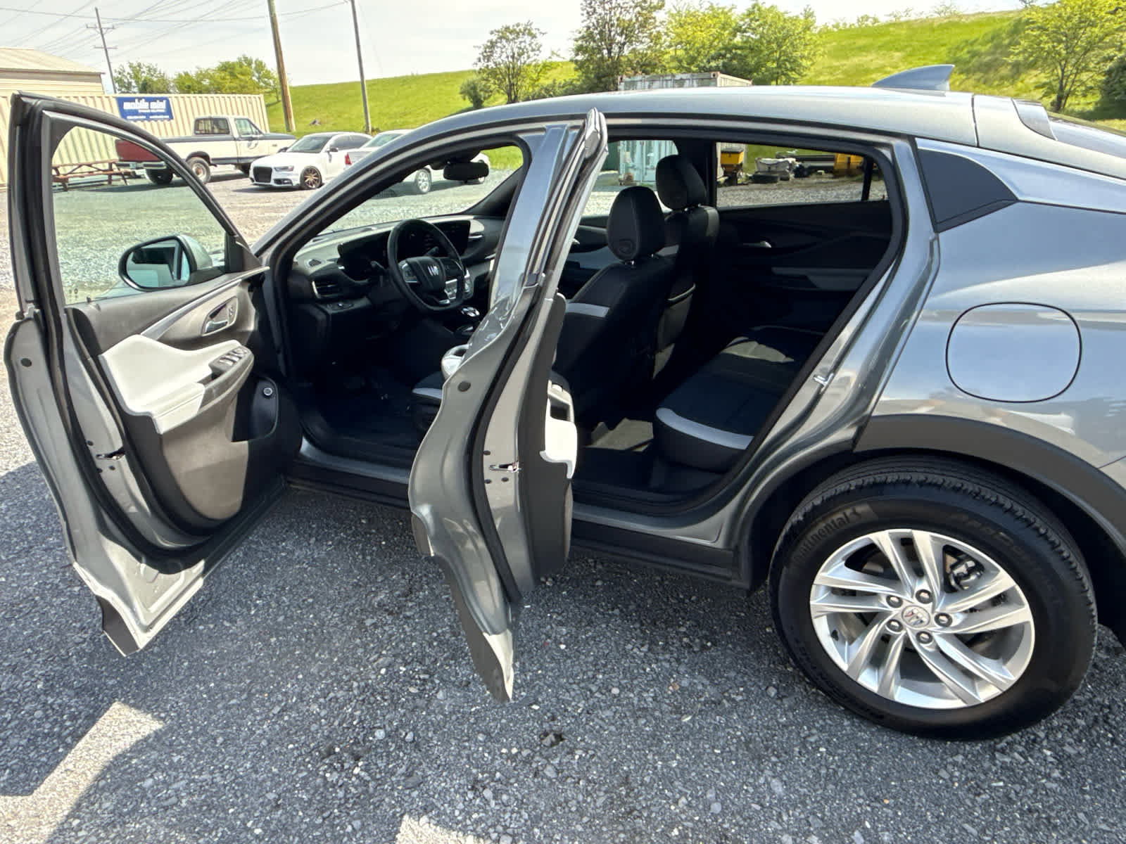 Used 2025 Buick Envista Sport Touring w/ Convenience I Package FWD image 26