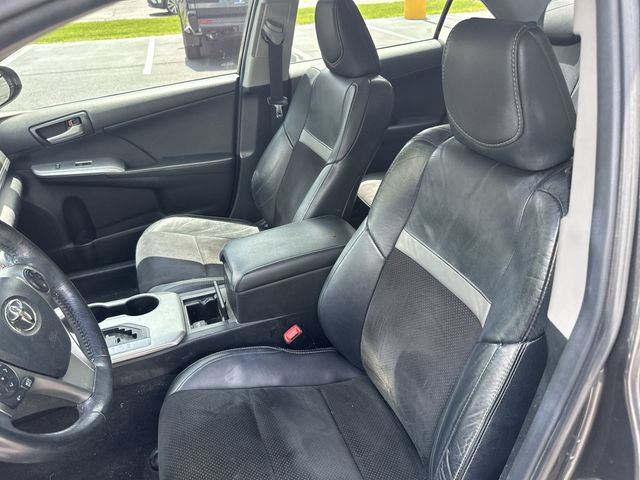 Used 2012 Toyota Camry SE w/ Leather Pkg FWD image 18