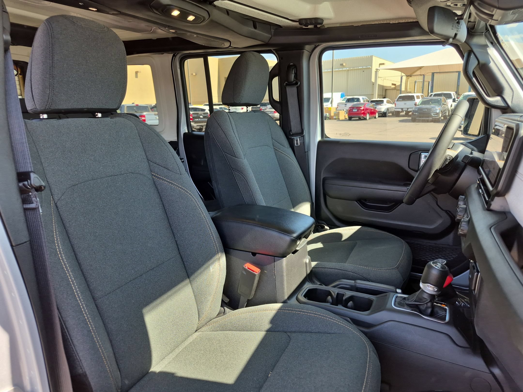 Used 2024 Jeep Wrangler Unlimited AWD/4WD image 25