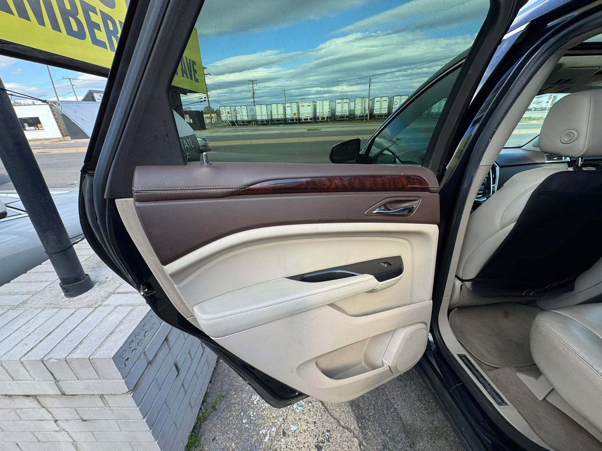 Used 2014 Cadillac SRX Performance w/ Driver Awareness Package image 14