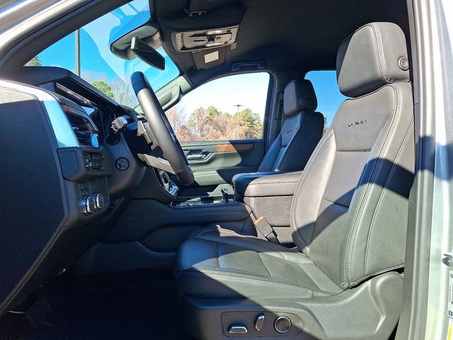 Used 2025 GMC Yukon XL Denali image 13