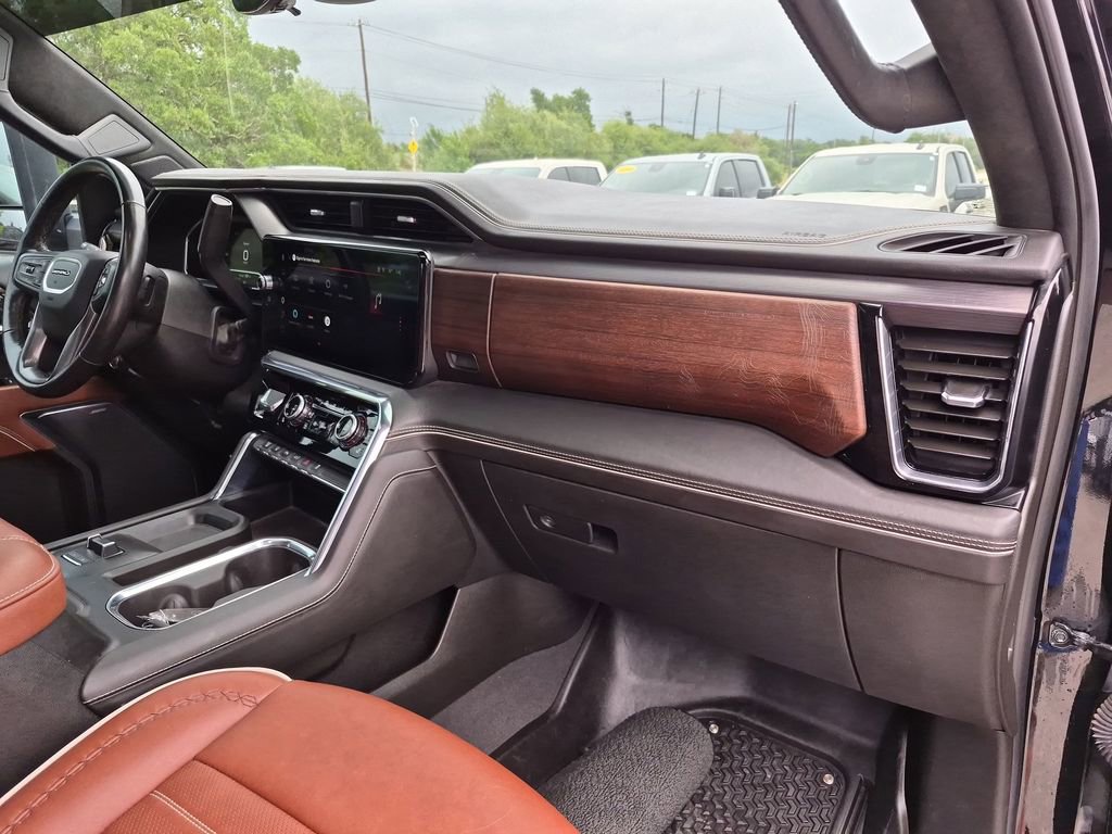Used 2024 GMC Sierra 3500 Denali Ultimate AWD/4WD image 39