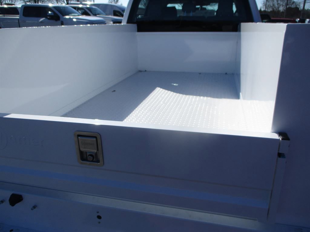 New 2026 Ford F250 XL w/ XL Chrome Package image 5