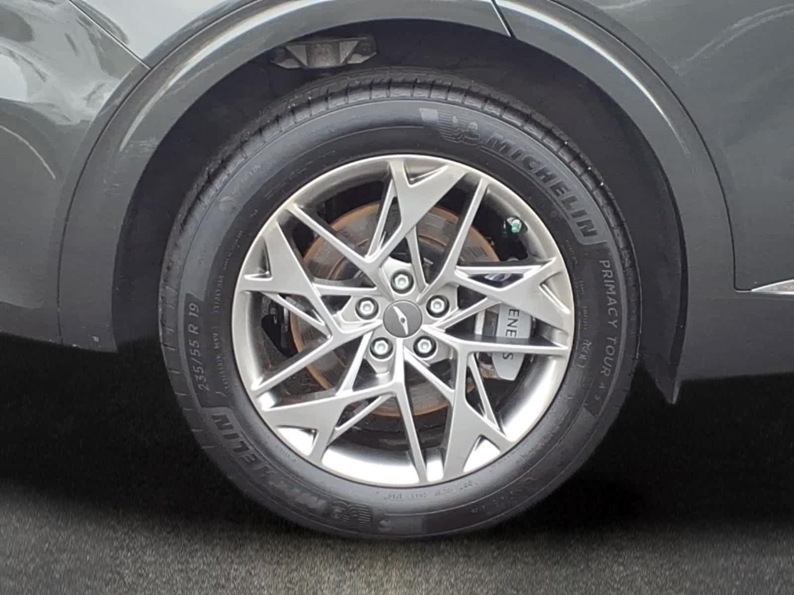Used 2025 Genesis GV70 2.5T AWD/4WD image 3