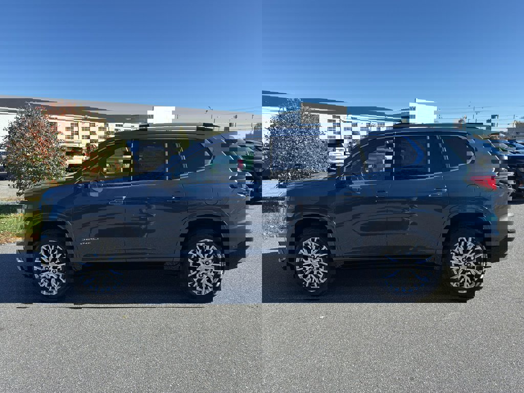 New 2026 GMC Acadia Denali w/ Super Cruise Package image 3