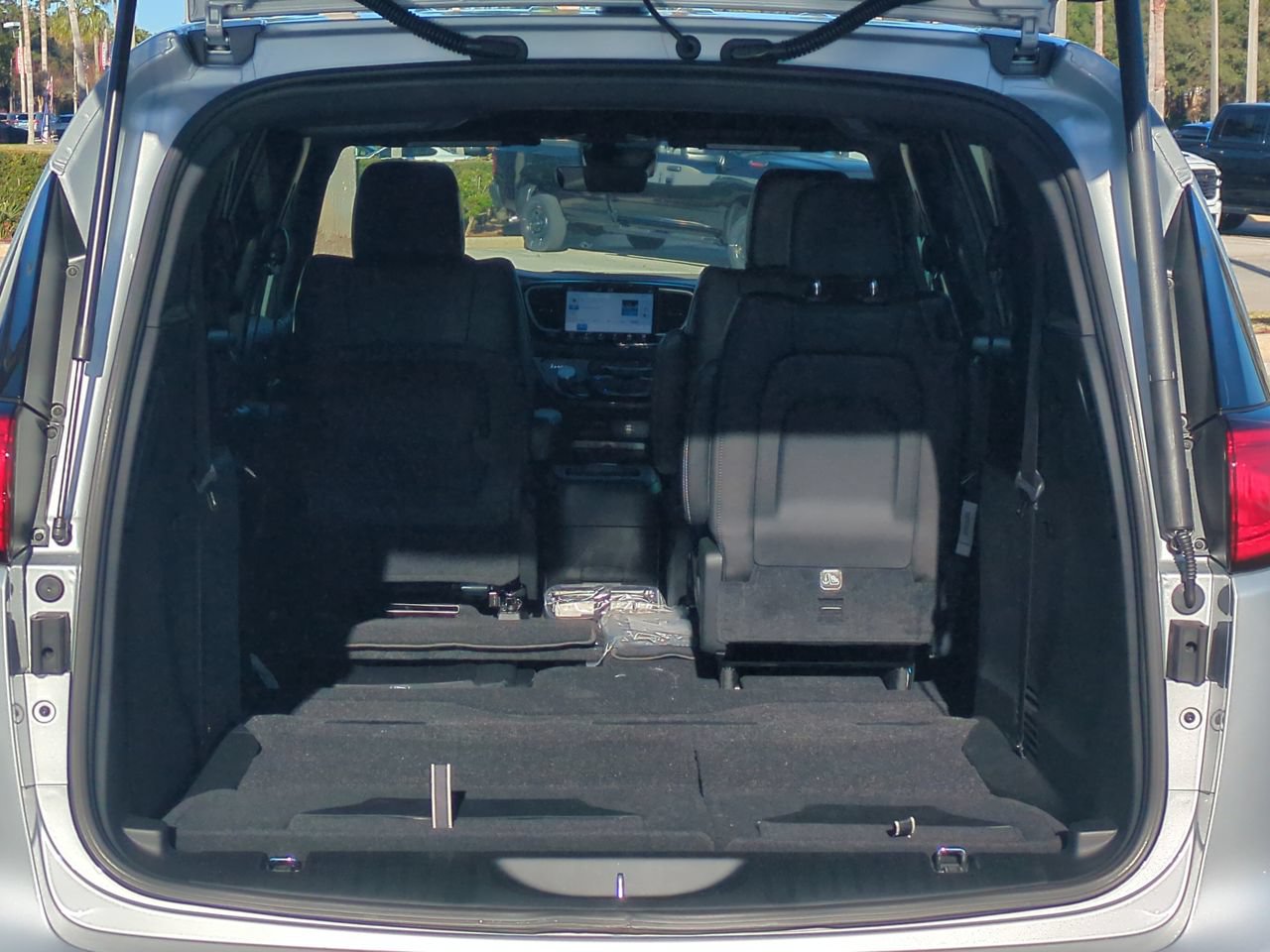 New 2026 Chrysler Voyager LX FWD image 12