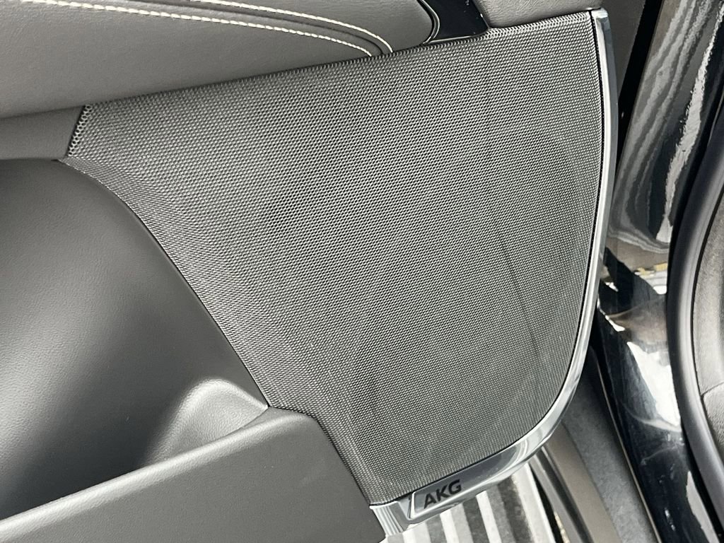 New 2026 Cadillac Escalade Luxury image 17