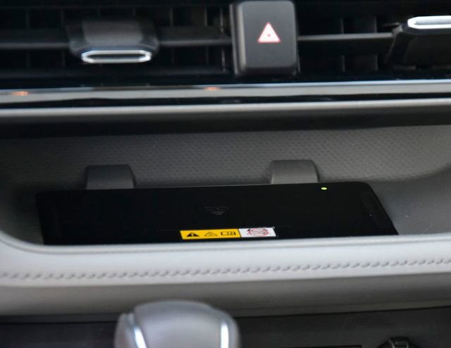 Used 2023 Toyota Highlander XLE image 27