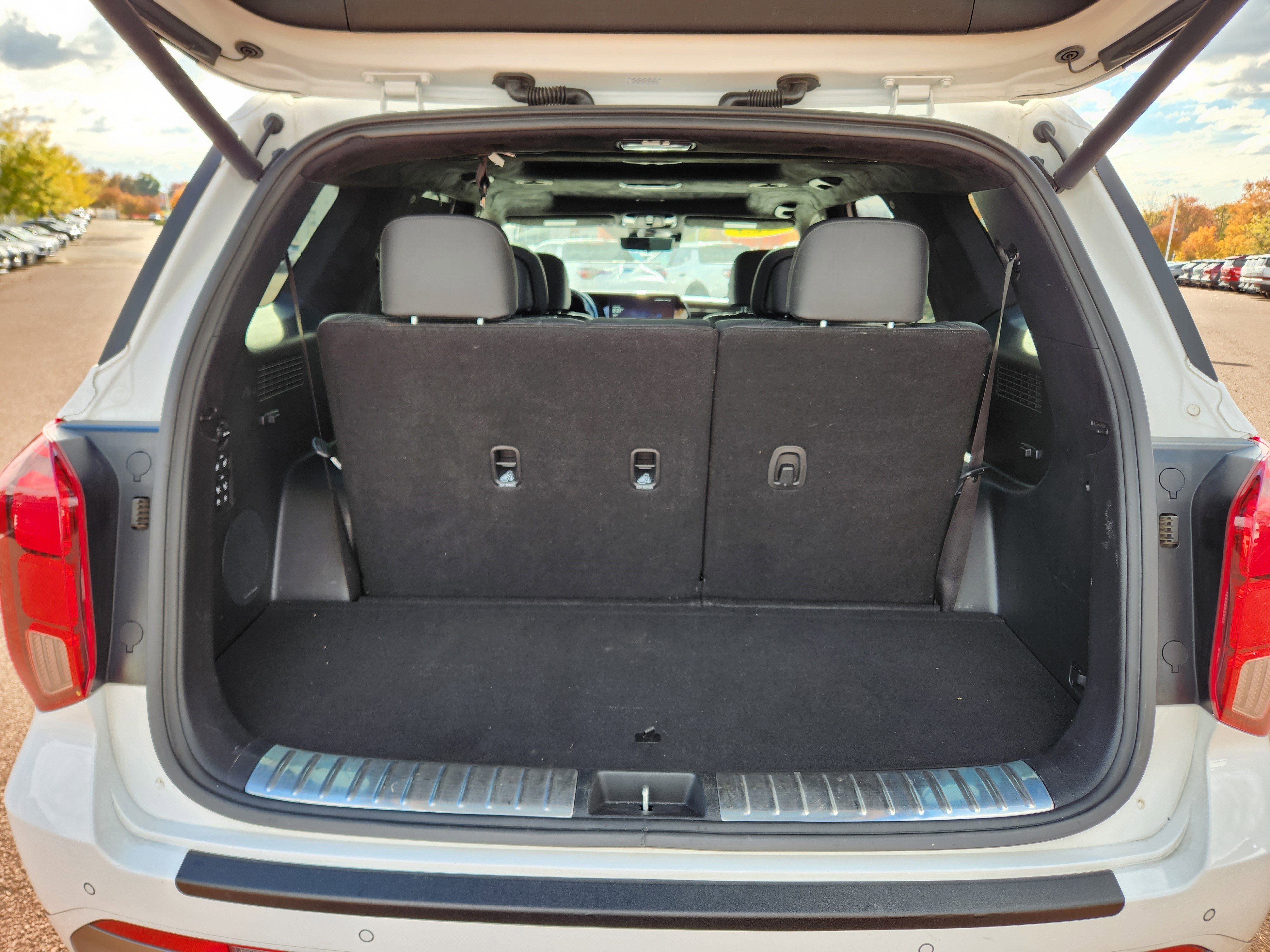 Used 2023 Hyundai Palisade Calligraphy image 8