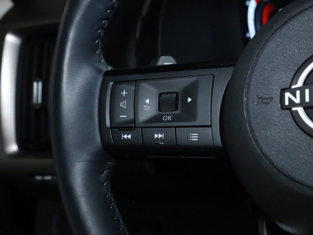 Certified 2024 Nissan Pathfinder Platinum image 27