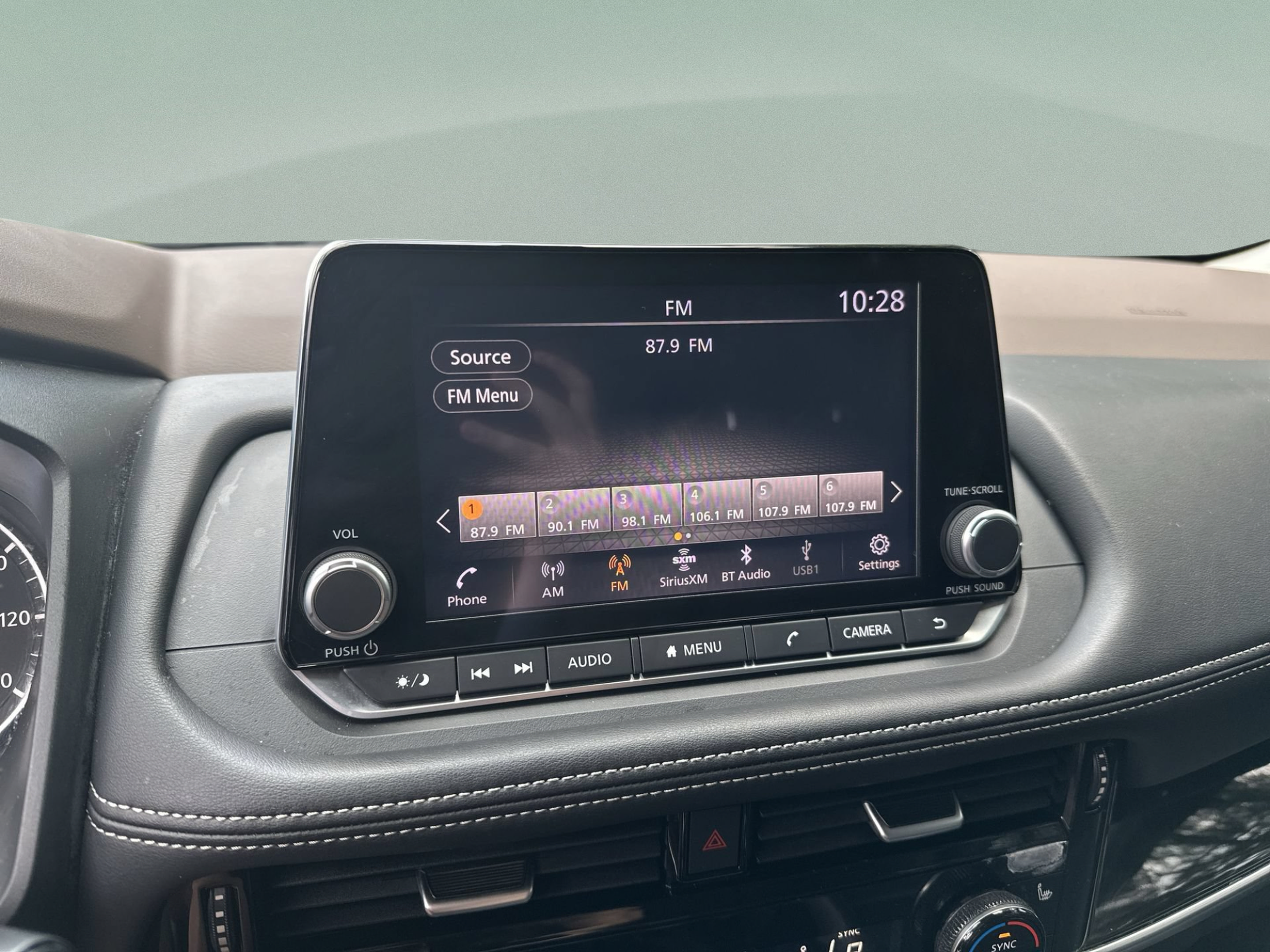 Used 2023 Nissan Rogue SL FWD image 12