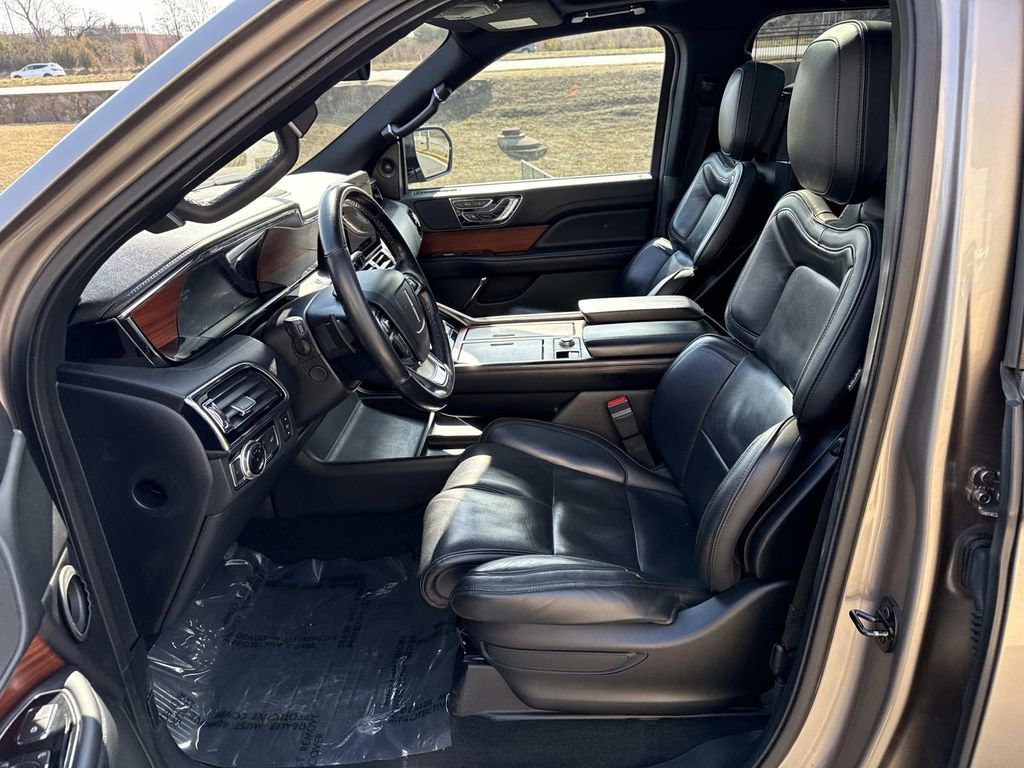 Used 2018 Lincoln Navigator L Reserve w/ Technology Package image 23
