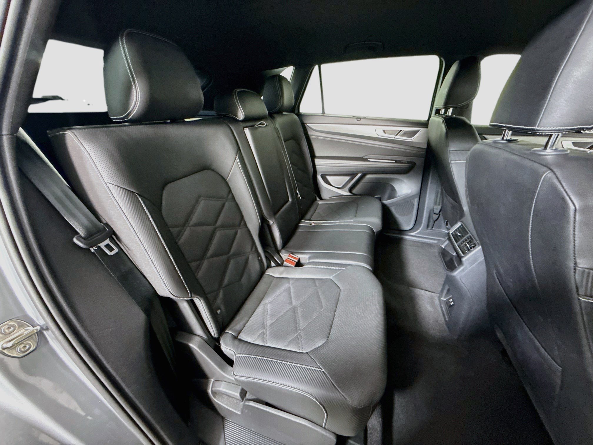 Used 2026 Volkswagen Atlas Cross Sport SE FWD image 27