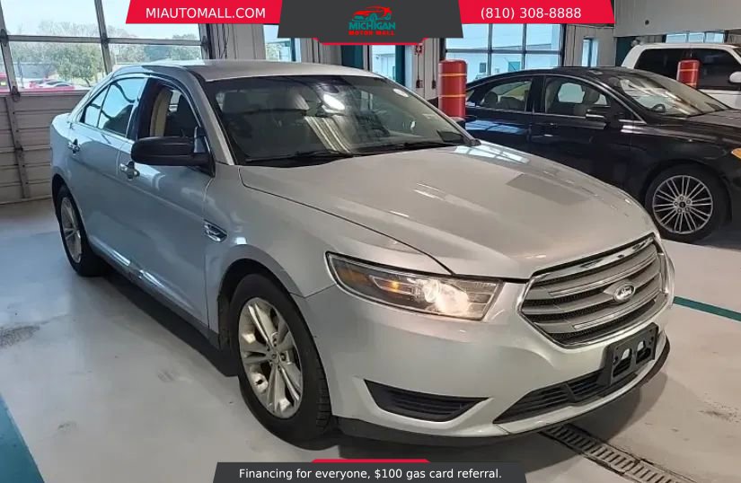 Used 2015 Ford Taurus SE image 3