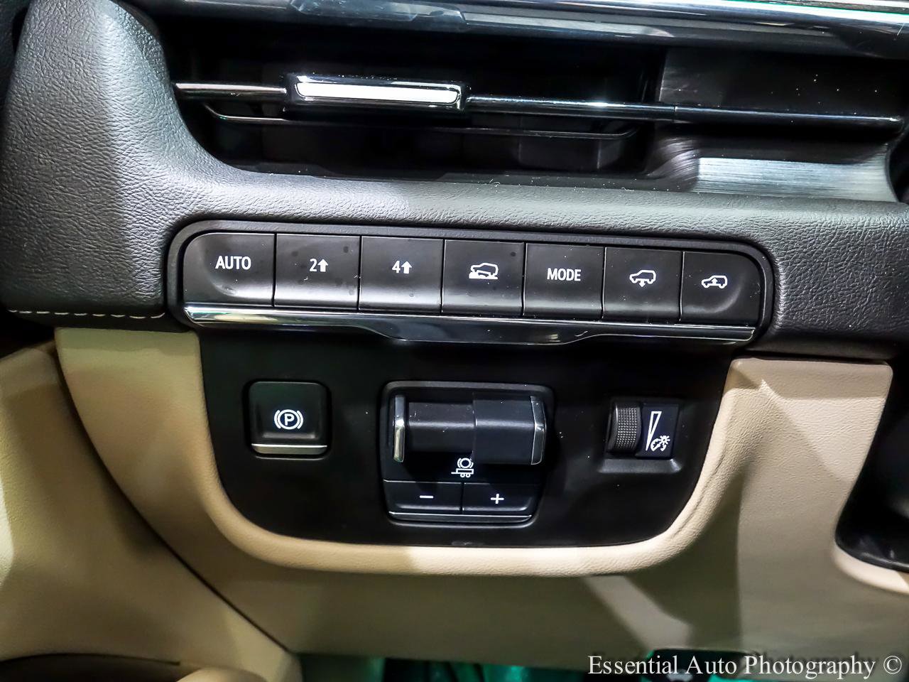 Used 2021 Cadillac Escalade ESV Premium Luxury w/ Driver Assist Tech Package AWD/4WD image 29