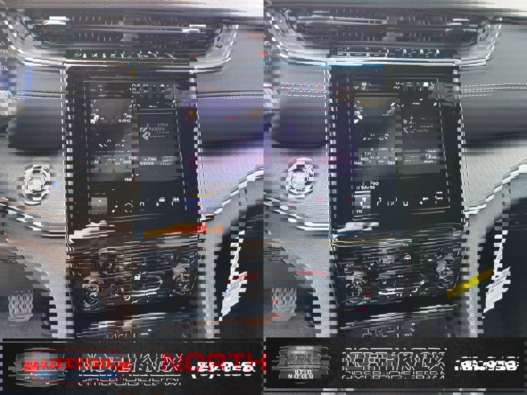 New 2025 Jeep Grand Cherokee Altitude image 9