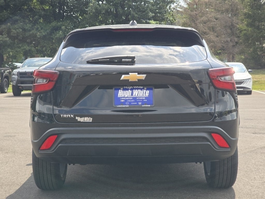 New 2026 Chevrolet Trax LS w/ LS Convenience Package FWD image 12