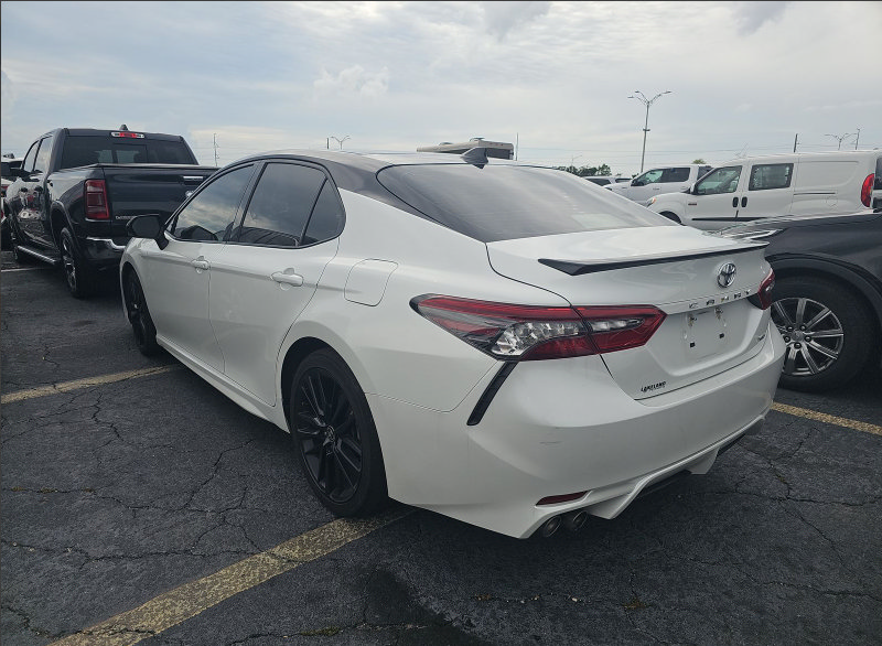 Used 2023 Toyota Camry XSE FWD image 4