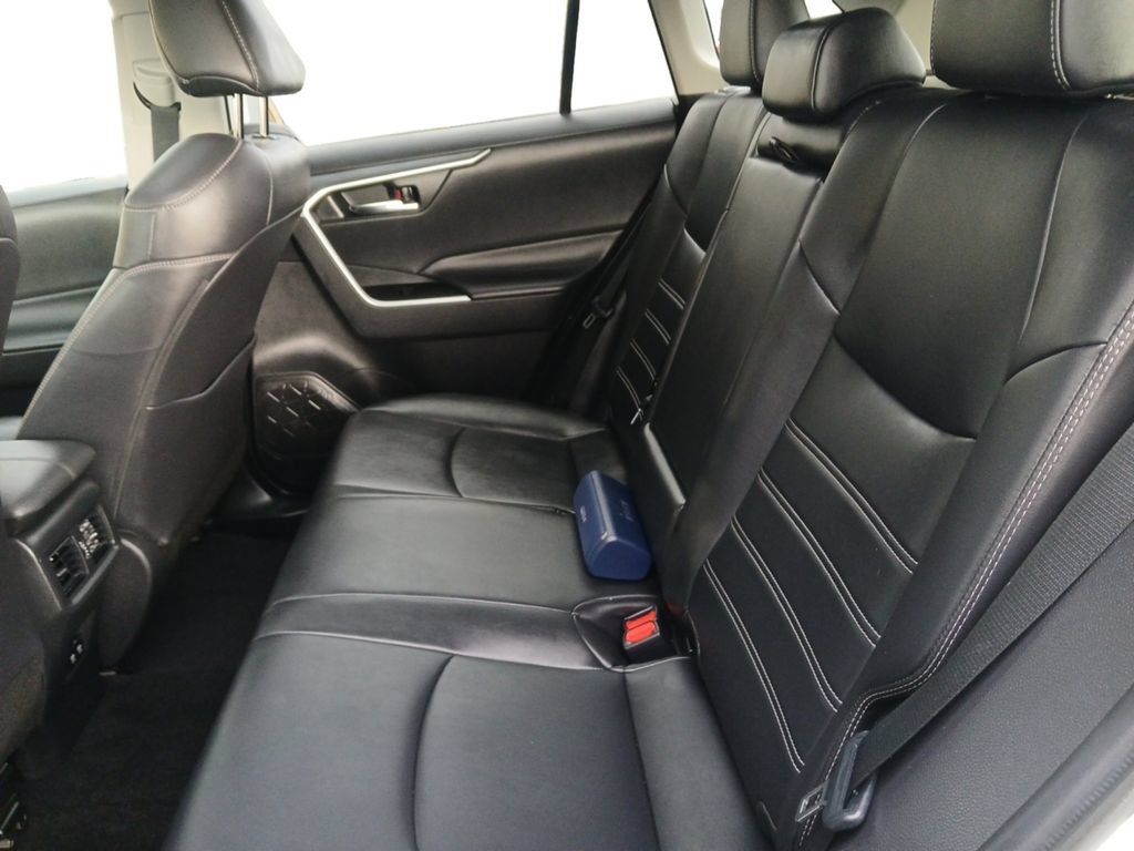 Used 2020 Toyota RAV4 XLE Premium FWD image 22