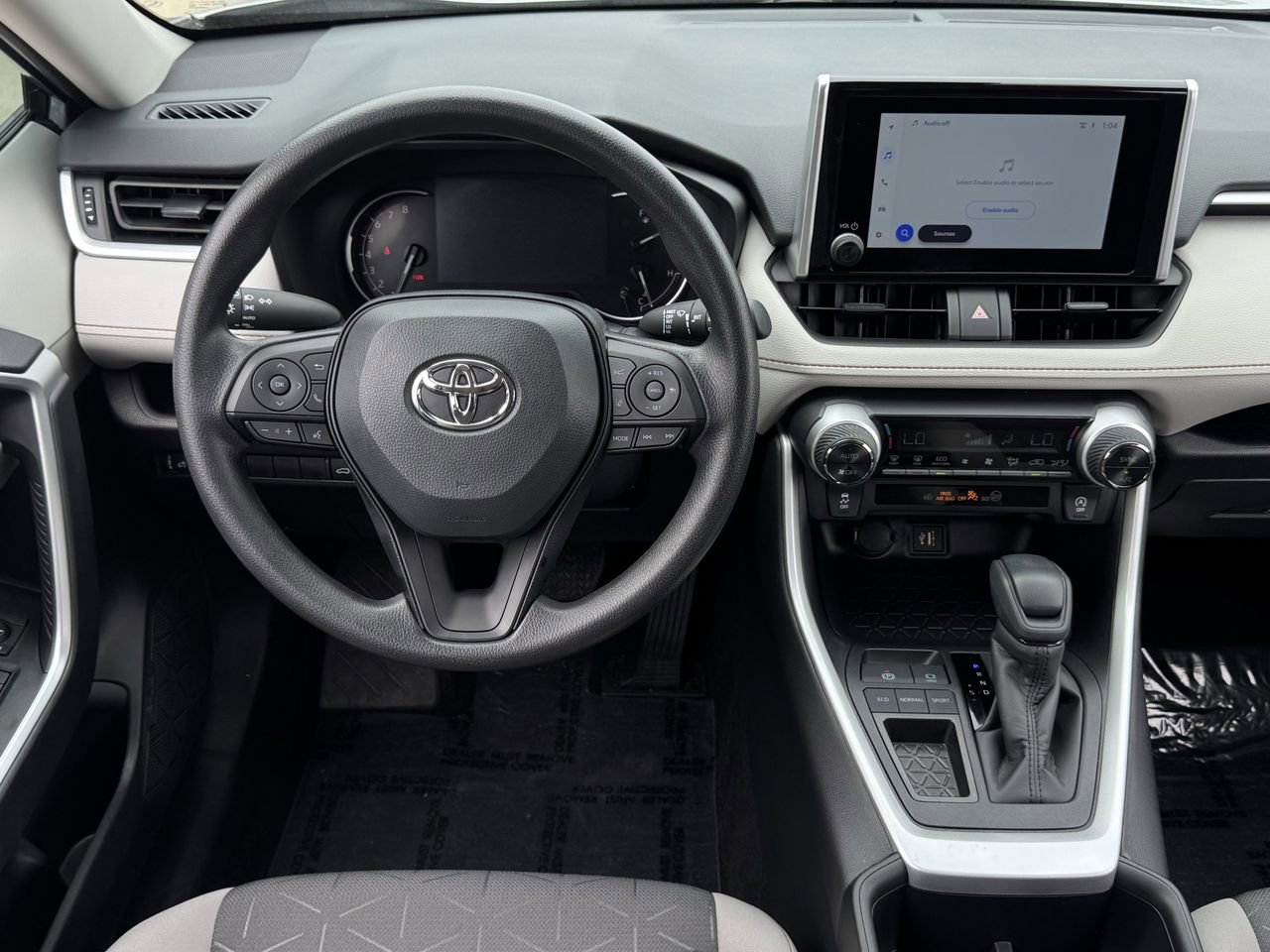 Used 2025 Toyota RAV4 XLE w/ Convenience Package FWD image 11