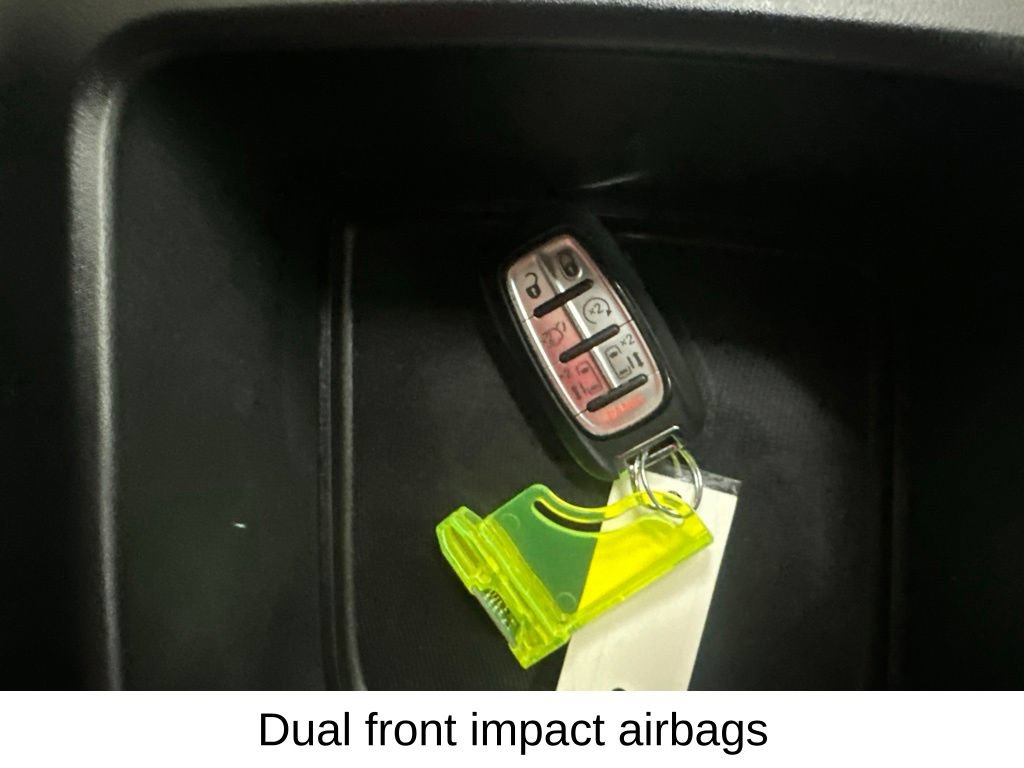 Used 2025 Chrysler Pacifica Select FWD image 33