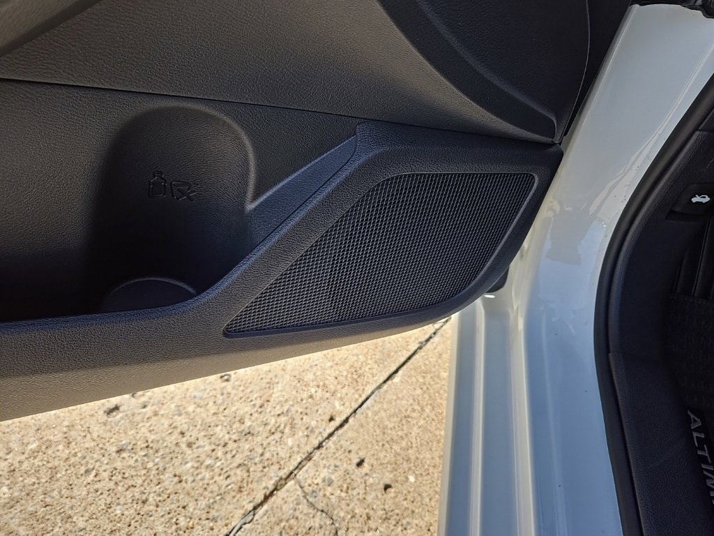 Used 2024 Nissan Altima 2.5 SR image 35