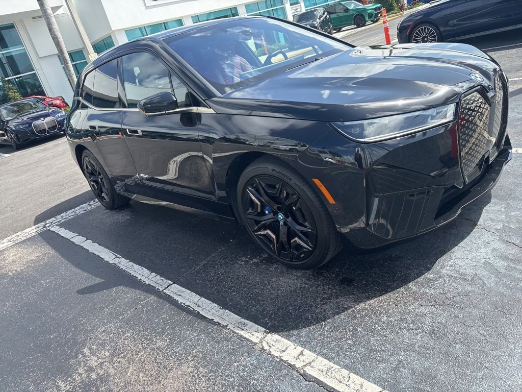 Used 2024 BMW iX M60 AWD/4WD image 9