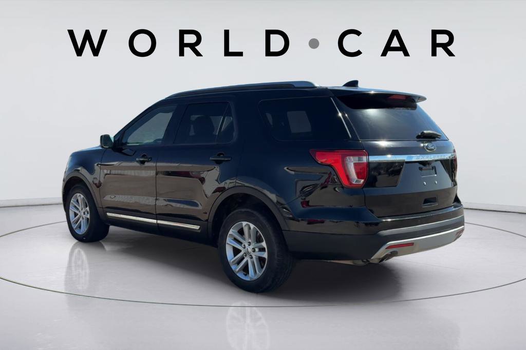 Used 2017 Ford Explorer XLT w/ Equipment Group 202A FWD image 6