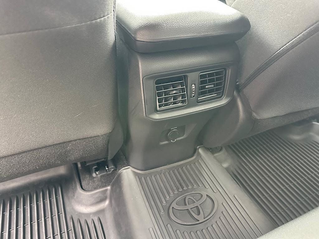 Certified 2023 Toyota RAV4 LE AWD/4WD image 20