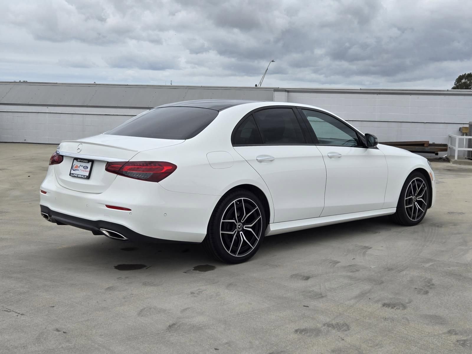 Used 2022 Mercedes-Benz E 350 Sedan image 4