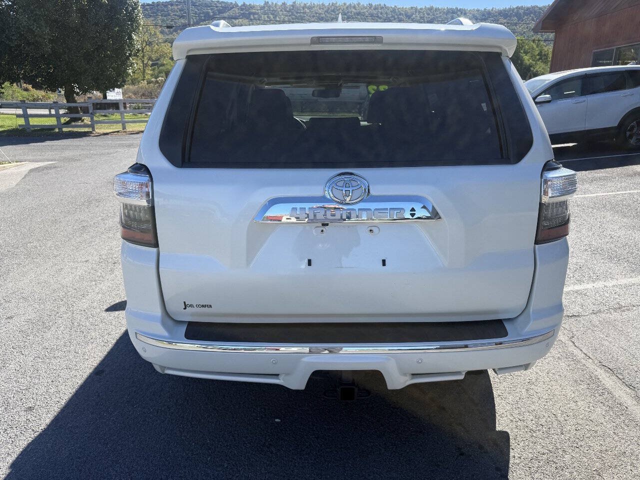 Used 2022 Toyota 4Runner Limited AWD/4WD image 6