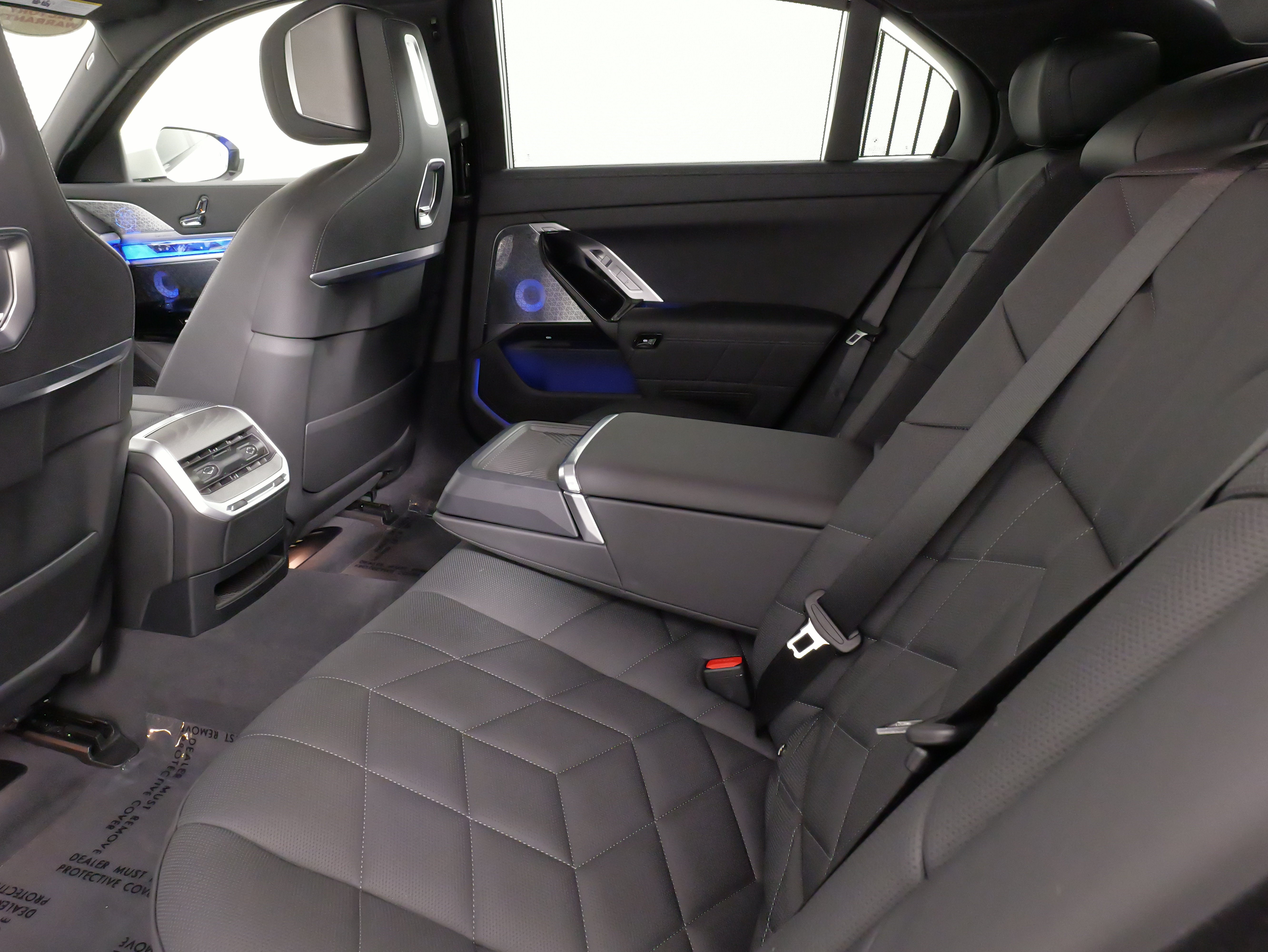 Used 2025 BMW 740i xDrive w/ Executive Package AWD/4WD image 42