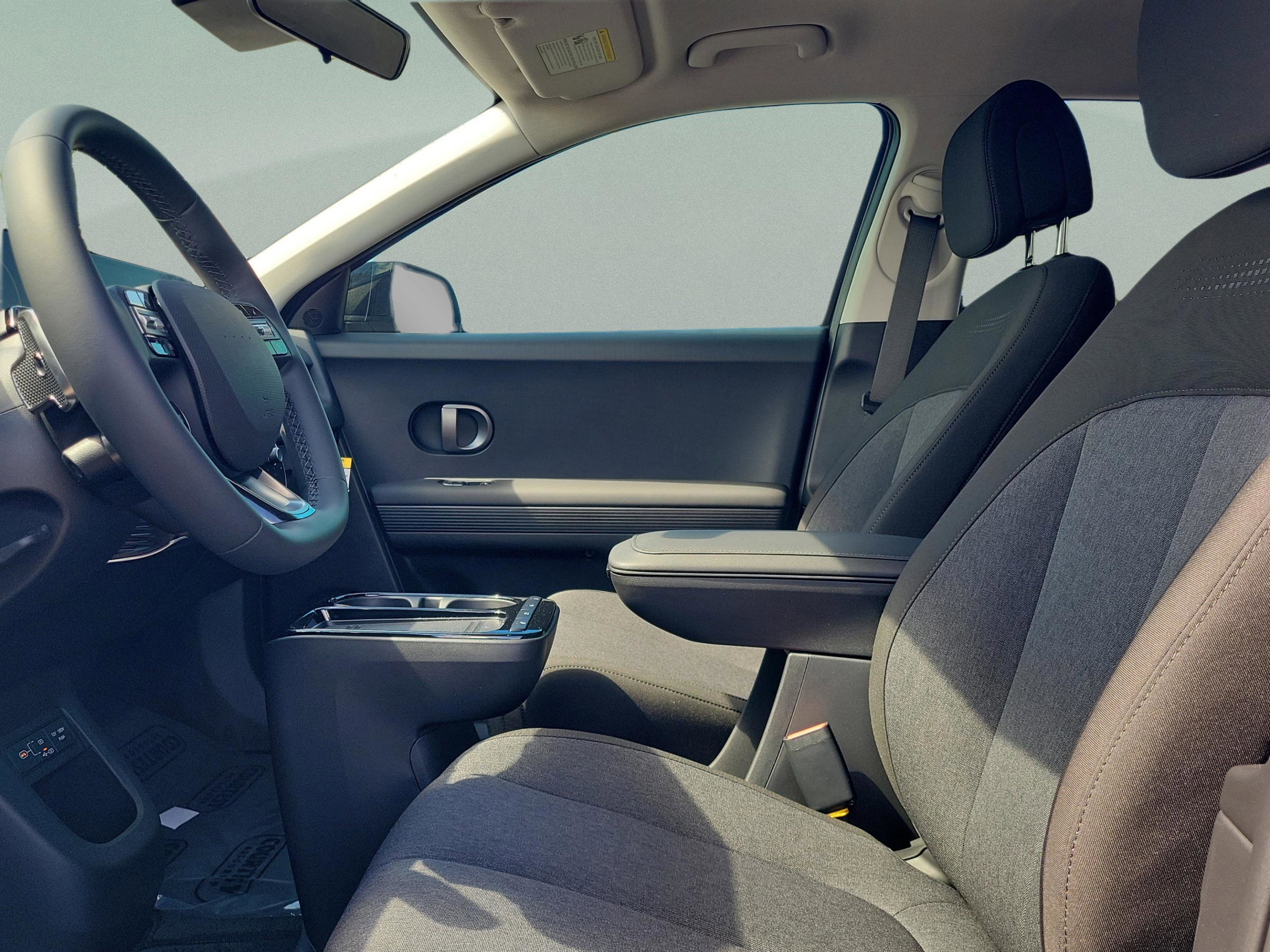 New 2025 Hyundai Ioniq 5 SE image 20