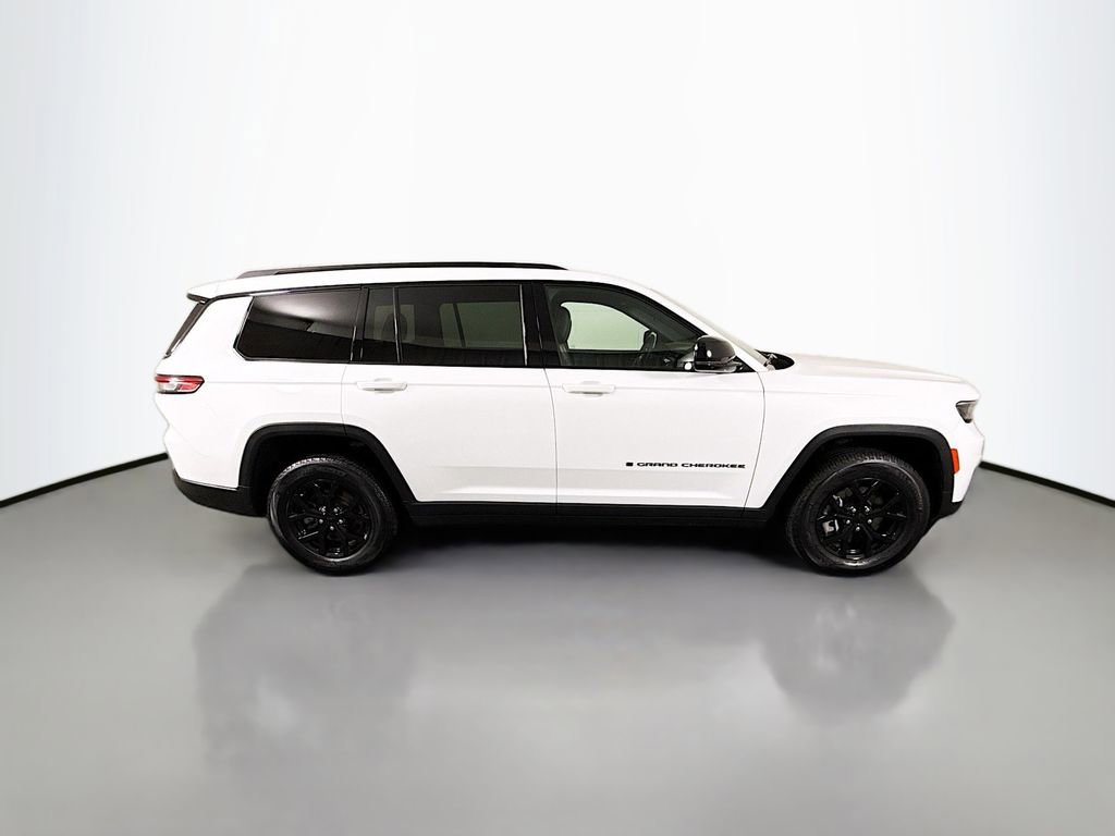 Used 2025 Jeep Grand Cherokee L Altitude image 8
