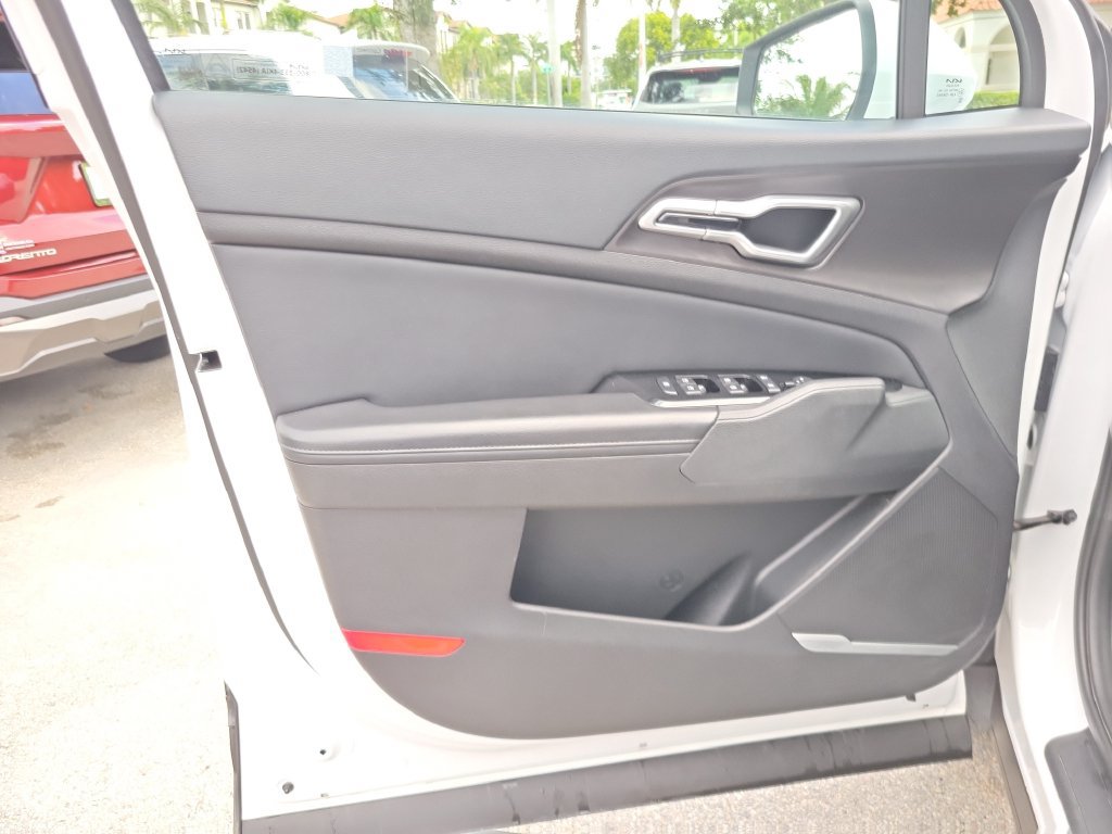 Certified 2024 Kia Sportage EX FWD image 18