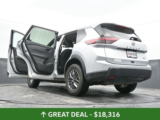 Used 2024 Nissan Rogue S image 71