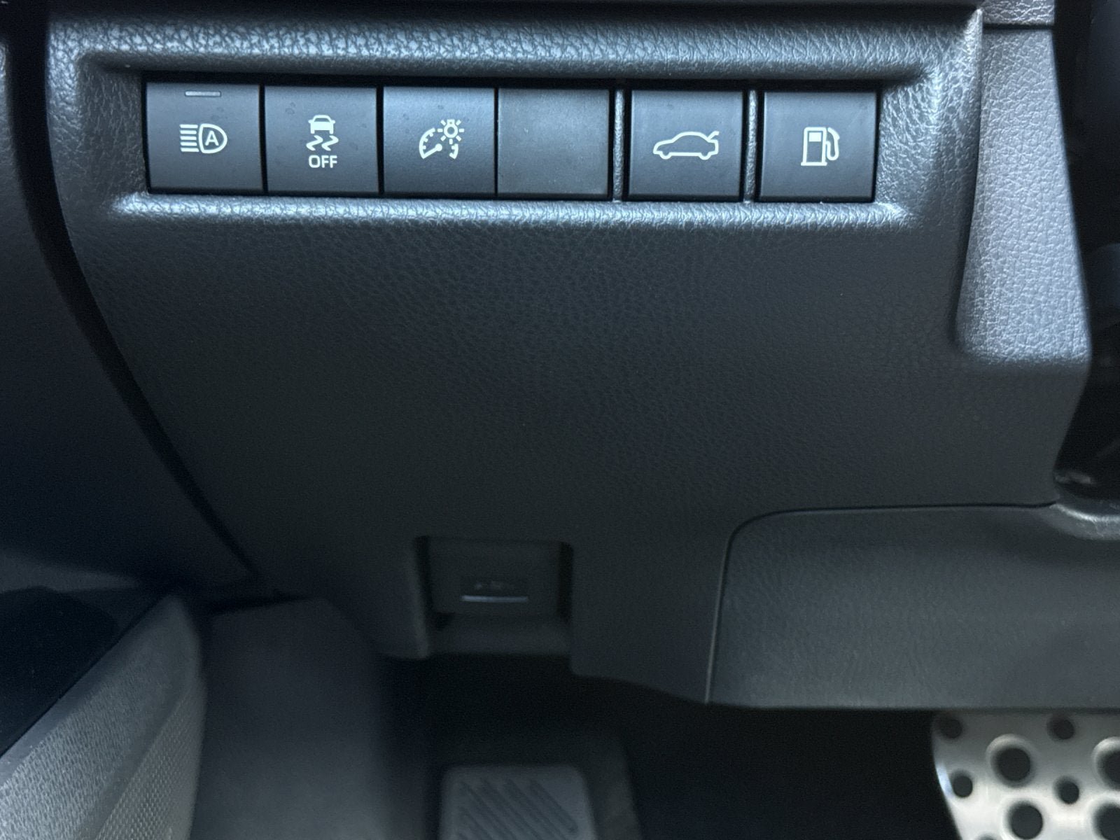 New 2026 Toyota Camry SE w/ Convenience Package FWD image 25